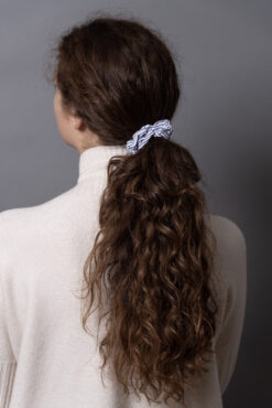 Scrunchie piccolo fantasia righe bianco blu
